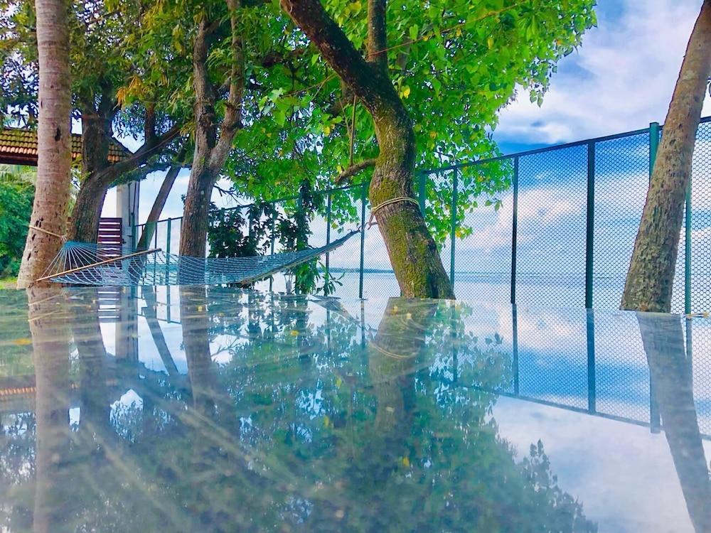 Saro Lake County Kumarakom Exteriör bild