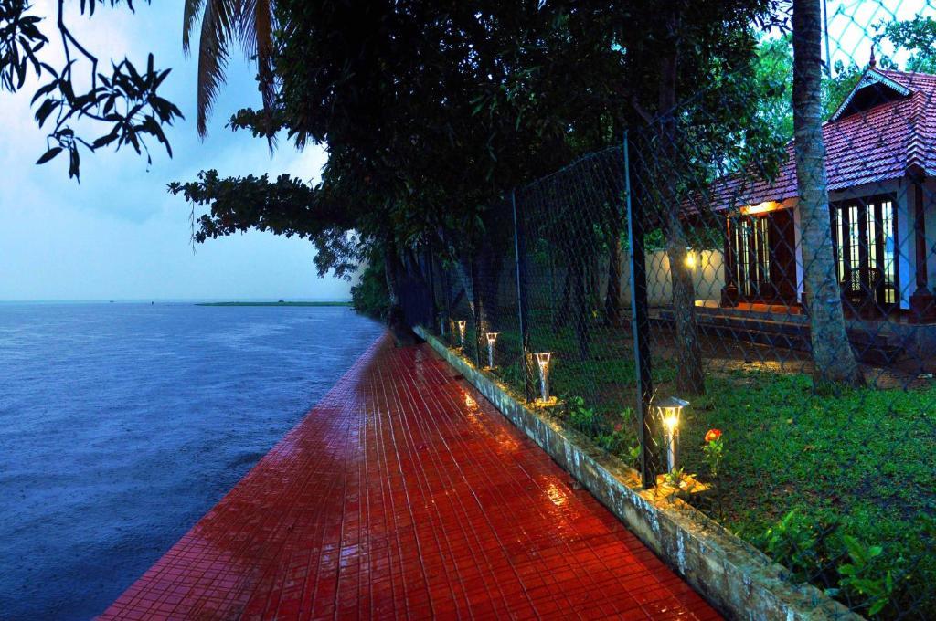 Saro Lake County Kumarakom Exteriör bild