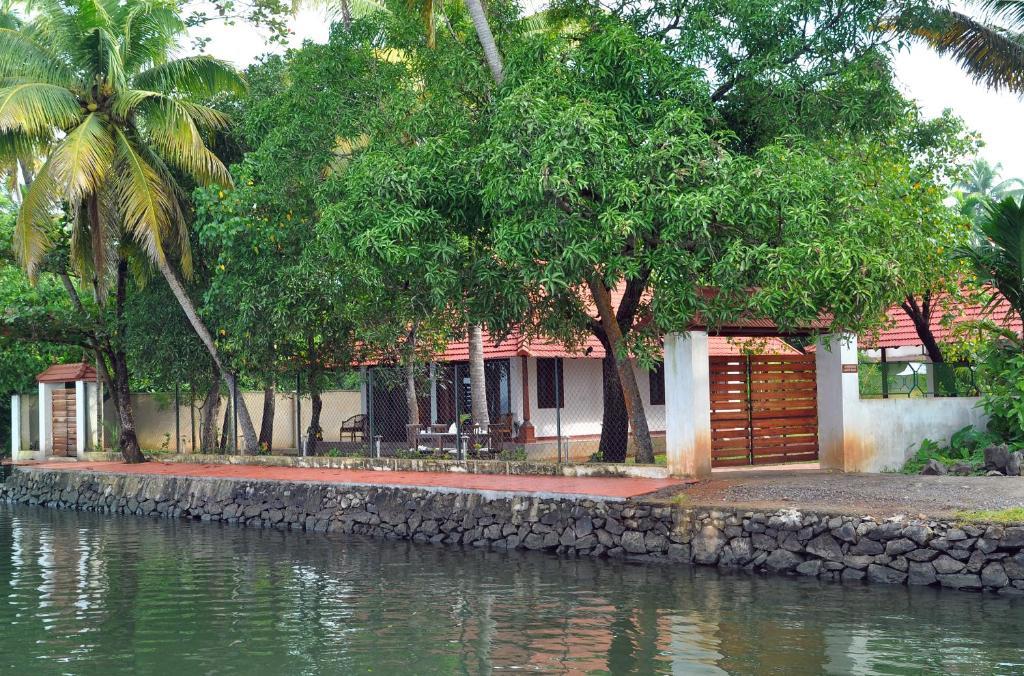 Saro Lake County Kumarakom Rum bild