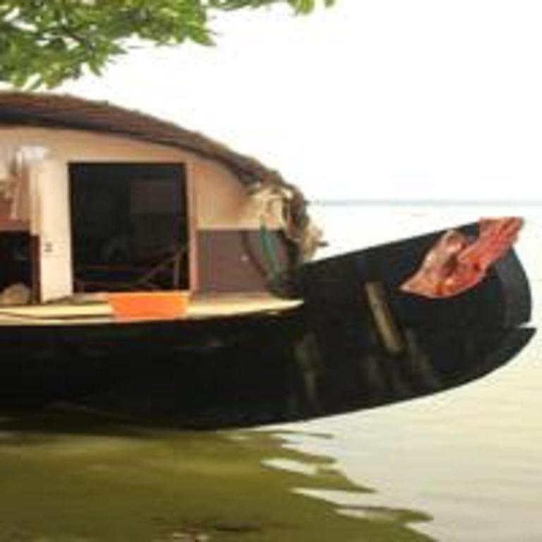 Saro Lake County Kumarakom Exteriör bild