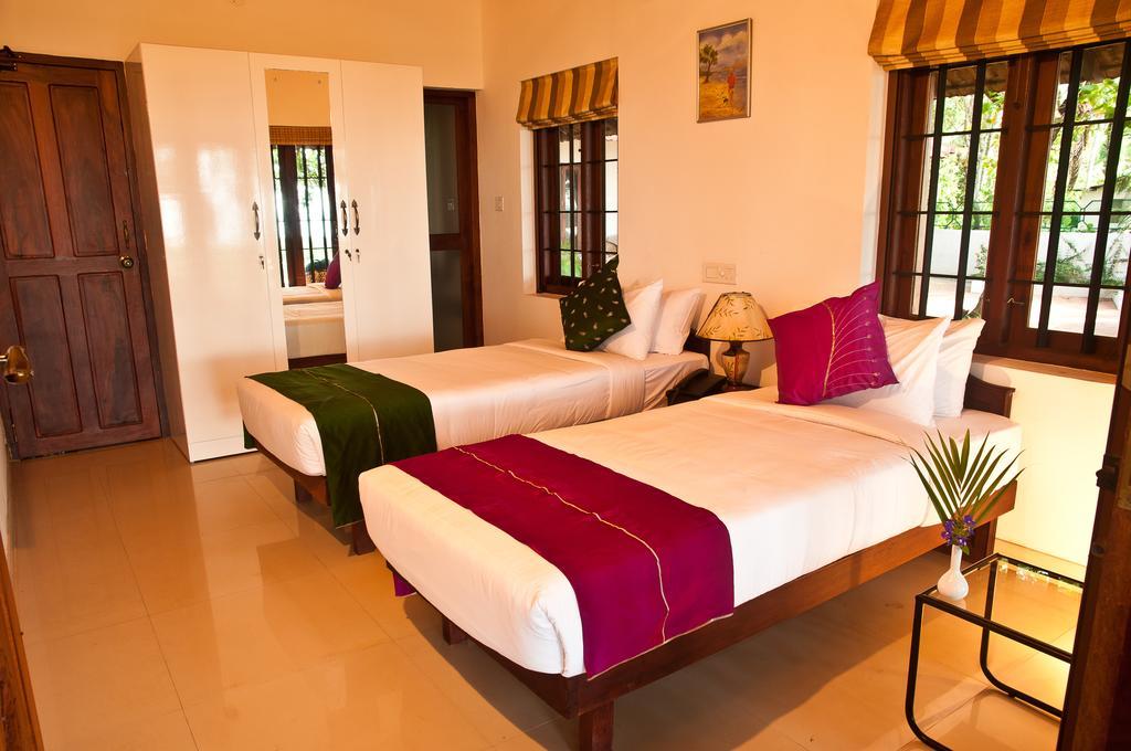 Saro Lake County Kumarakom Exteriör bild
